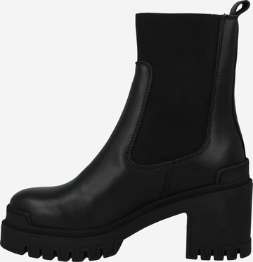 PAVEMENT Chelsea-bootsi 'Ika' värissä musta