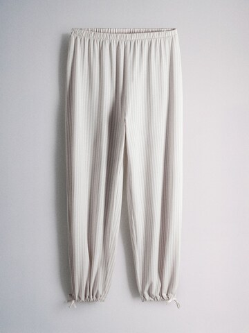 The Set Pyjama in Grau