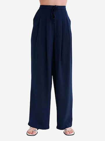 Wide leg Pantaloni con pieghe di MixRay in blu: frontale