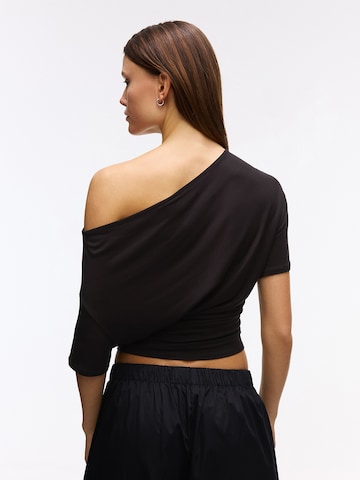 Bershka Shirt in Zwart