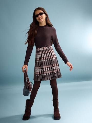 Lipsy Kleid in Braun