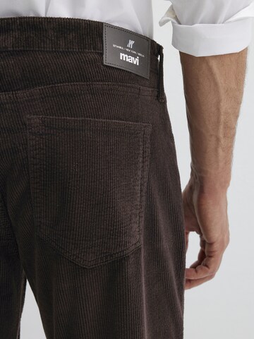 Mavi Loosefit Jeans 'LISBON' in Braun