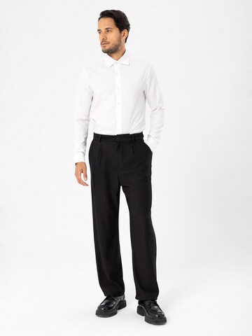 Antioch Loose fit Pleat-front trousers in Black
