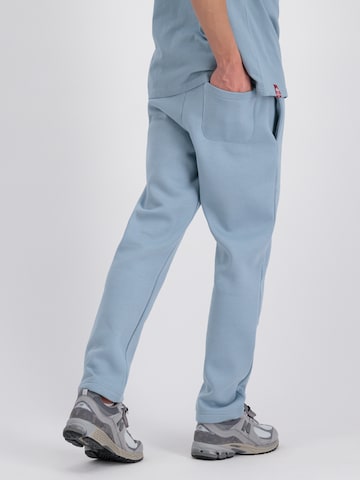 Regular Pantaloni de la ALPHA INDUSTRIES pe albastru