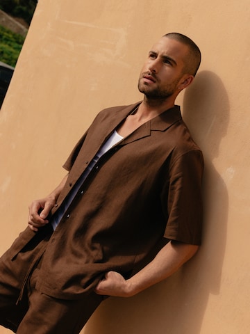 DAN FOX APPAREL Regular fit Ing 'Ryan' - barna