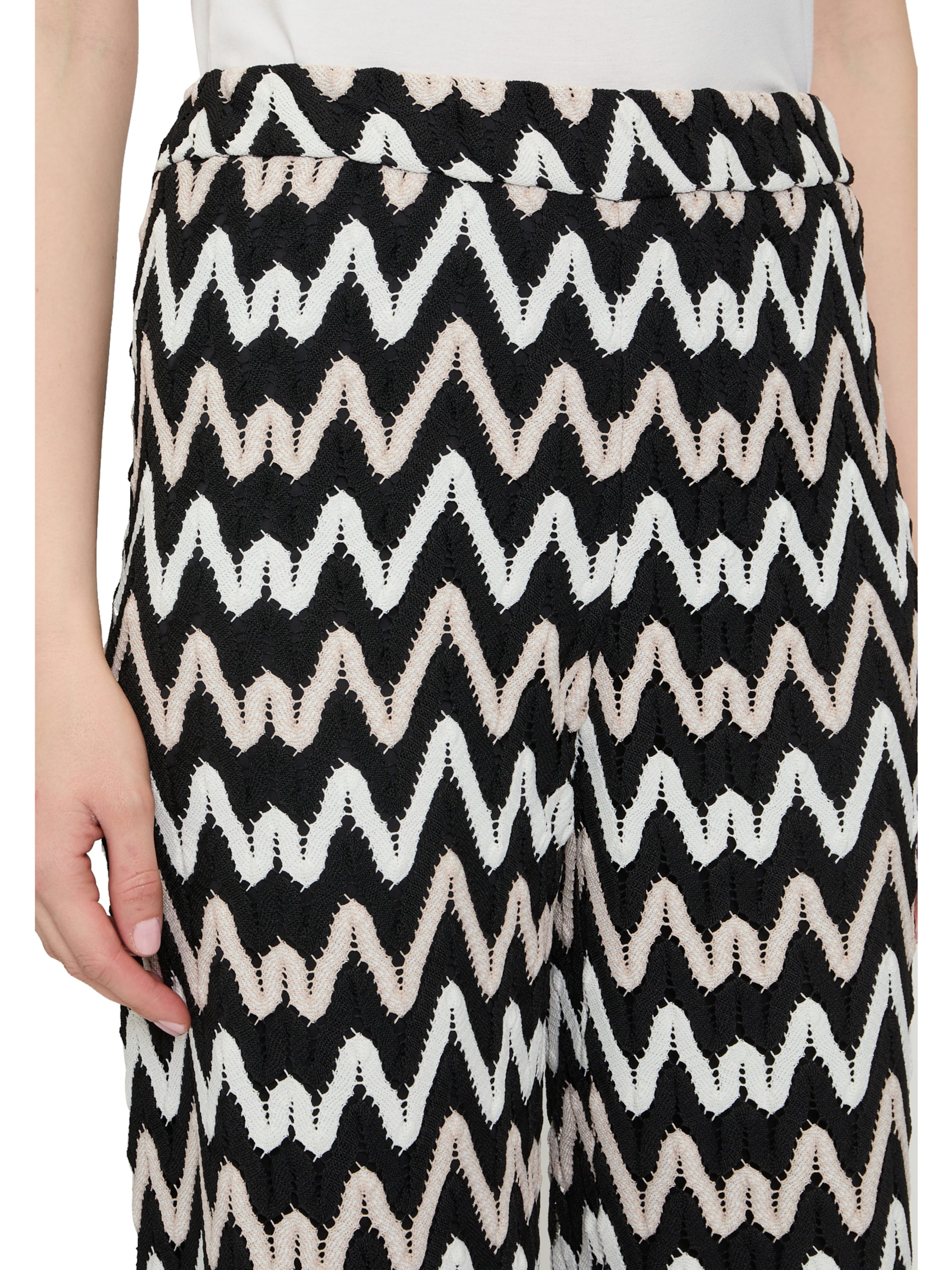 Betty & Co Loose fit Pants in Black