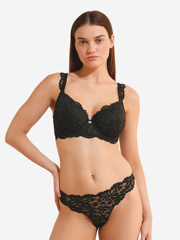 ETAM Bustier N°4 – BH mit leichten Schalen 'Legende' in Schwarz