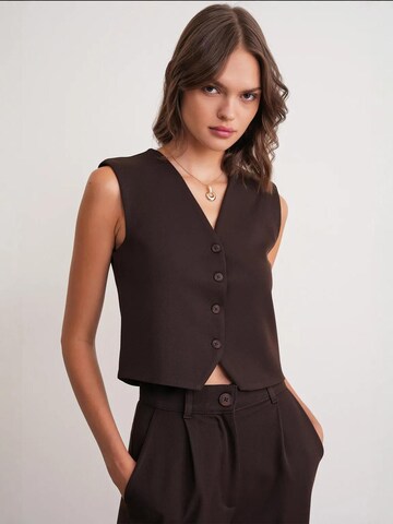 Gilet di MixRay in marrone: frontale