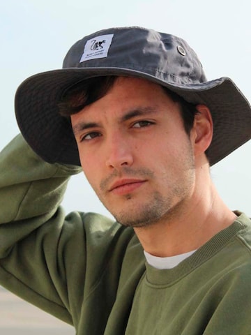 Surf Monkey Sports Hat in Grey: front