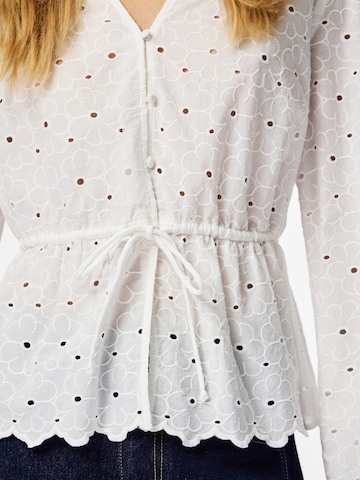 PIECES Μπλούζα 'PCARMORINE' σε λευκό