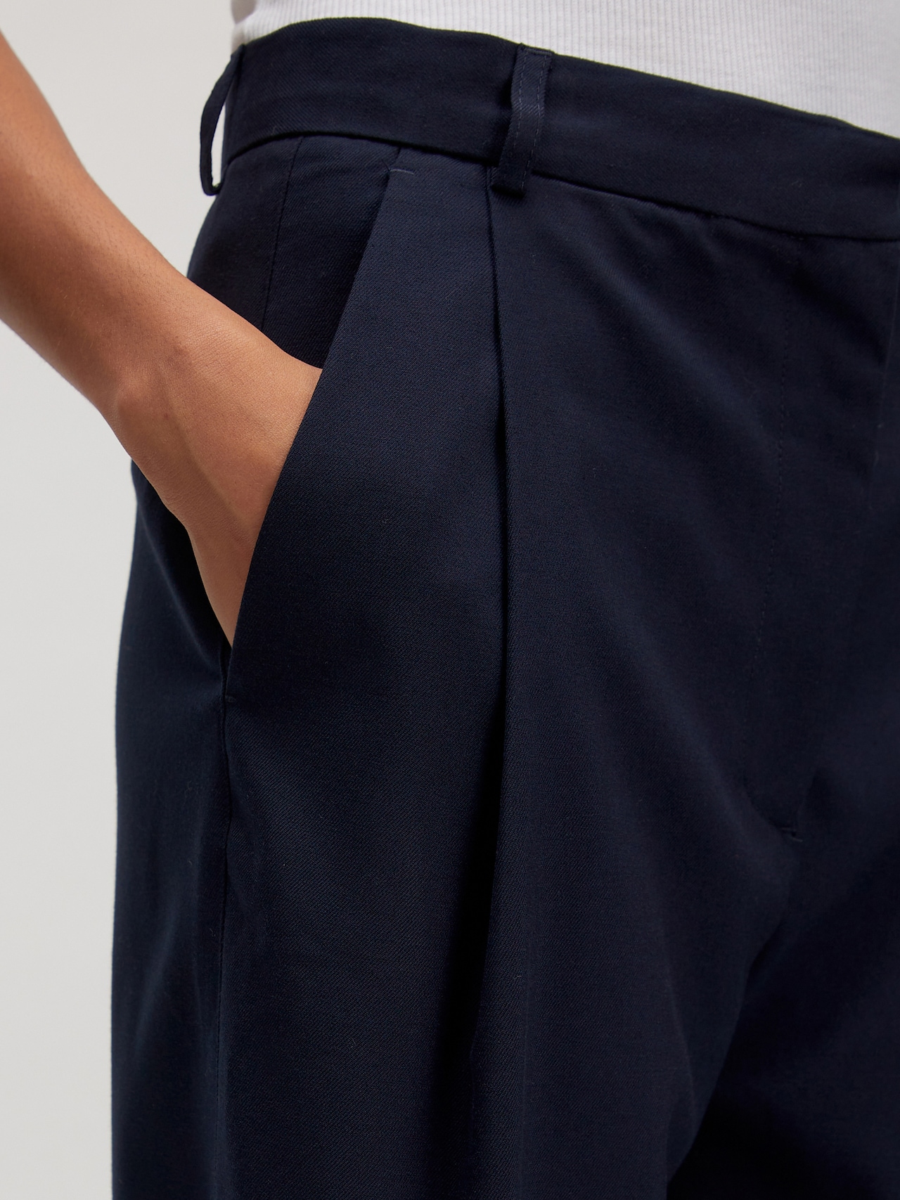 EDITED Pantaloni con pieghe 'Gleni' navy