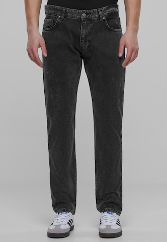 2Y Premium Regular Jeans in Black: front
