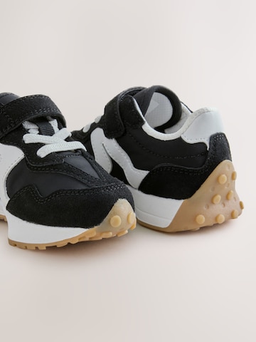 Baskets Next en noir