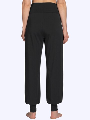 Magadi Loose fit Workout Pants 'Florence' in Black