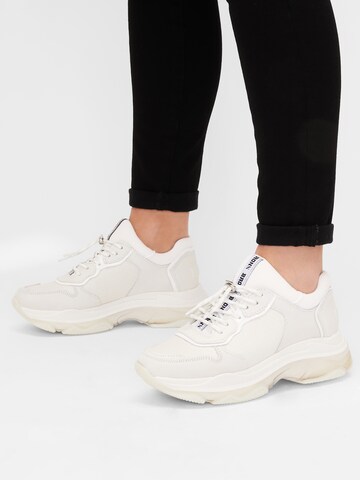 BRONX Sneakers in White: front