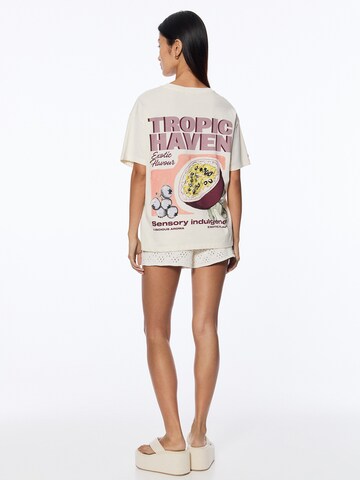 Tricou de la Pull&Bear pe bej