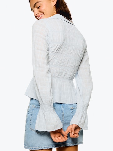 Bershka Bluse in Blau