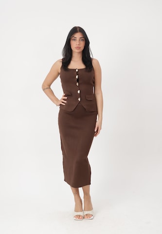 Elara Workwear in Brown