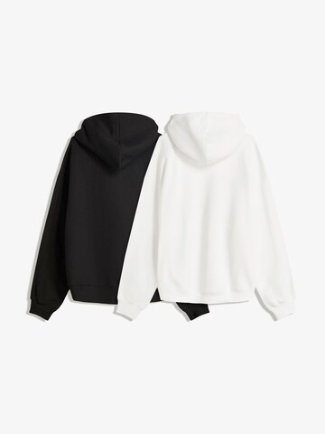 Bershka Majica | črna barva