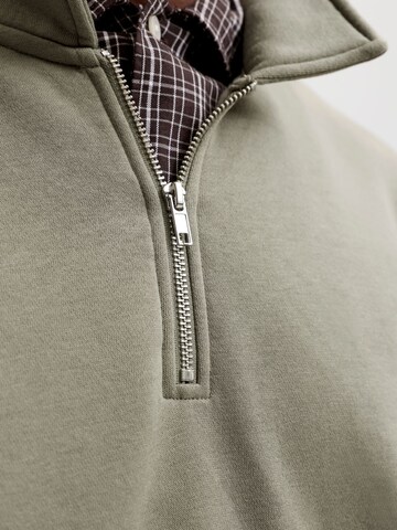 JACK & JONES Sweatshirt in Grün