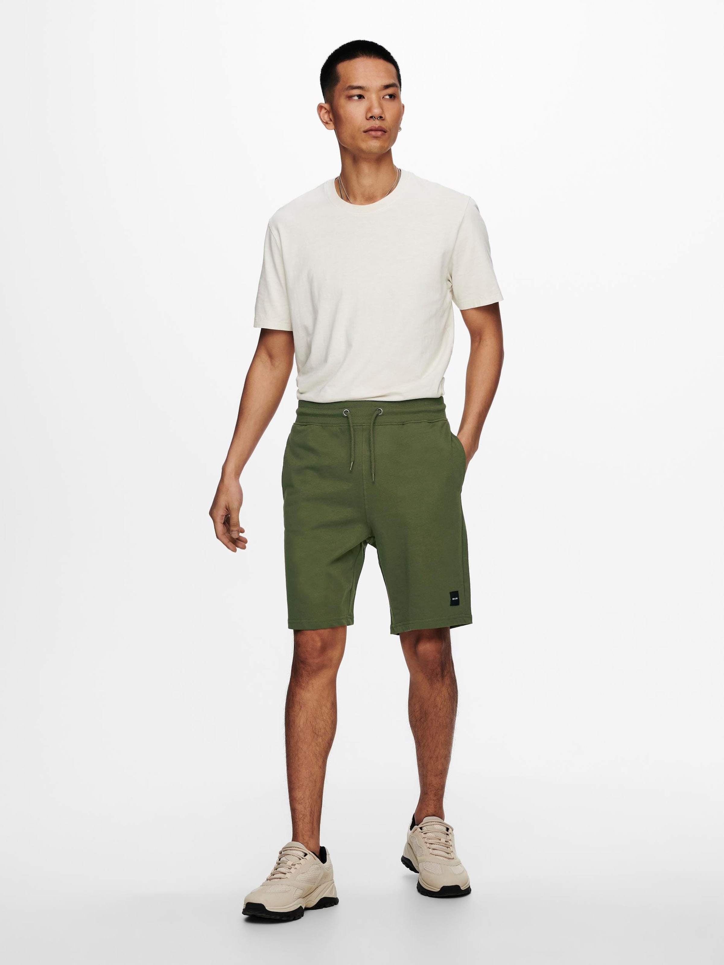 Männer Hosen Only & Sons Shorts 'Neil' in Oliv - ZN80130 Männer Hosen Only & Sons Shorts 'Neil' in Oliv - ZN80130