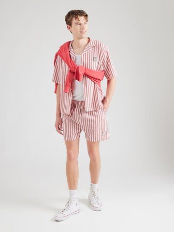 Kaotiko Regular Trousers in Red