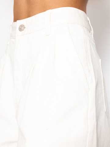 SASSYCLASSY Loose fit Trousers in White