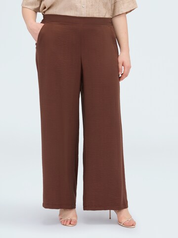 Wide leg Pantaloni di Fiorella Rubino in marrone