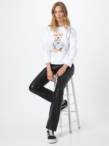 EINSTEIN & NEWTON Sweatshirt 'Klara Geist' i hvit