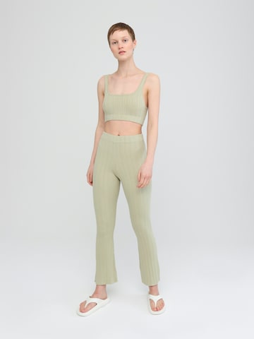 EDITED Flared Broek 'Mavis' in Groen