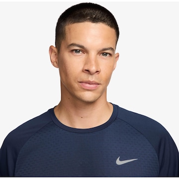 NIKE Performance Shirt 'DFADV Stride' in Blue