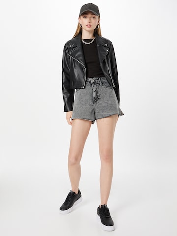 HOLLISTER Regular Shorts in Schwarz