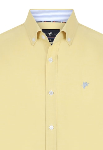 DENIM CULTURE - Ajuste regular Camisa 'Henri' en amarillo