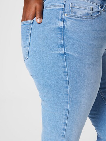 Slimfit Jeans 'LUNA' de la PIECES Curve pe albastru