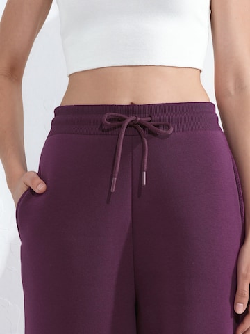 Skinny Pantalon de sport 'Jogginghose' Hiccup en rouge