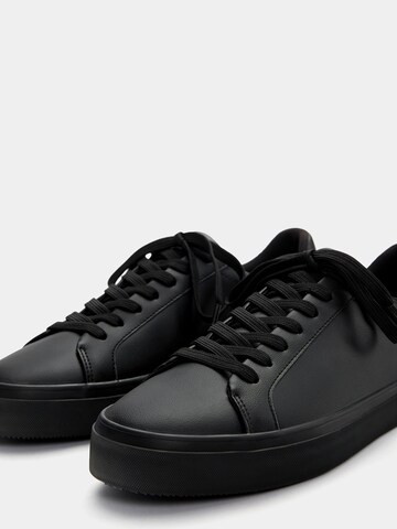 Pull&Bear Sneaker in Schwarz