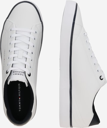 TOMMY HILFIGER Sneakers laag 'Essential' in Wit