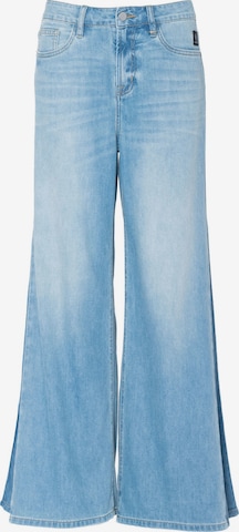 Jean 'Holli' Elias Rumelis en bleu : devant