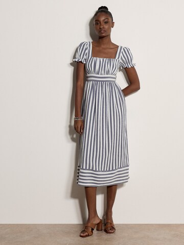 Robe ' ' Apricot en bleu : devant