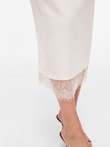 Gonna 'VIEwie' di VILA in grigio