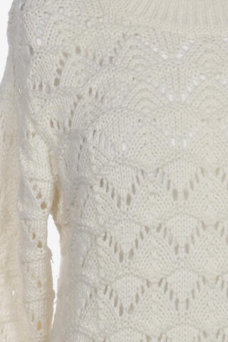 Velvet by Graham & Spencer Sweater & Cardigan in S in White