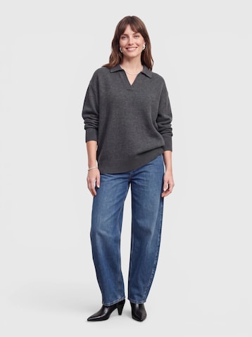 everly® Pullover in Grau