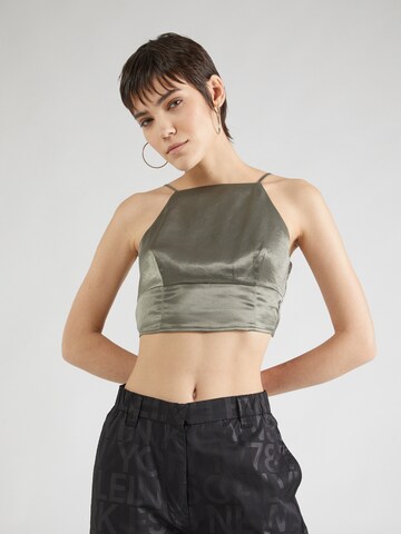 Top de la Calvin Klein Jeans pe verde: față