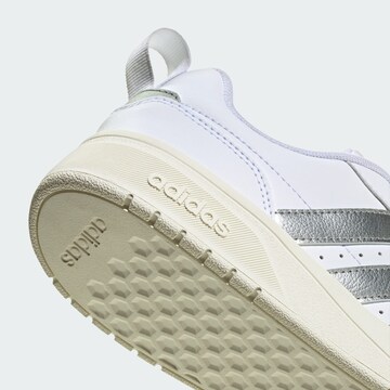 ADIDAS SPORTSWEAR Nizke superge 'Courtwave' | bela barva