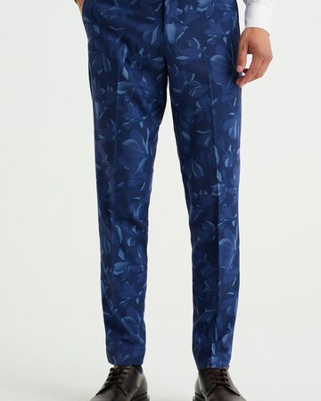 WE Fashion Slim fit Trousers with creases in Blue: front