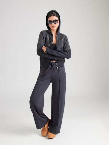 WEEKDAY Zip-Up Hoodie 'Tommy' in Black