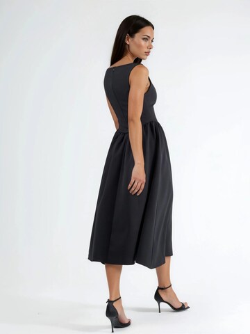 Hiccup Kleid in Schwarz