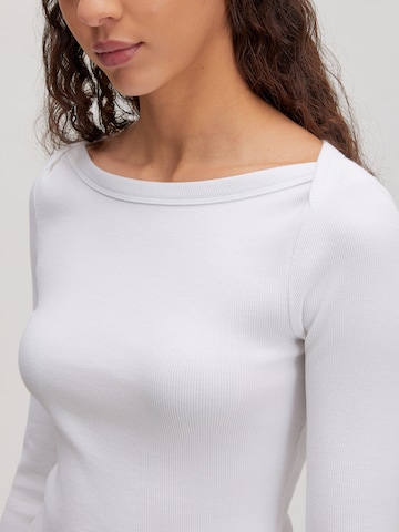 EDITED Tričko 'Betsy' – bílá