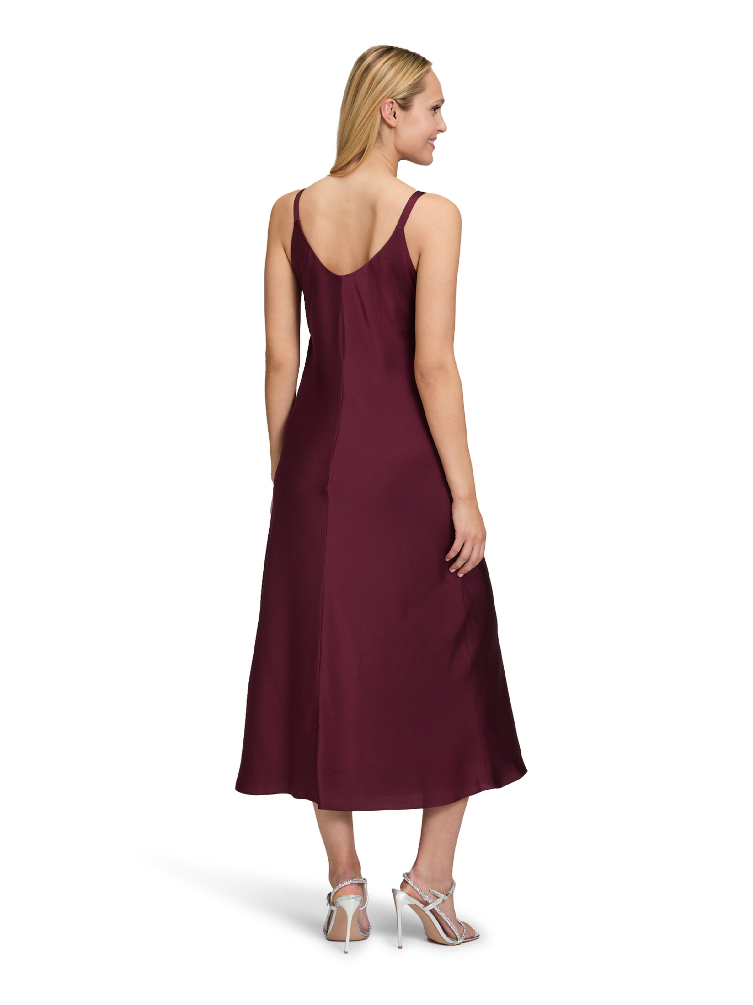 Robe de soirée Vera Mont en rouge