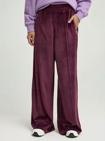 Loosefit Pantalon à pince Funky Buddha en rouge : devant